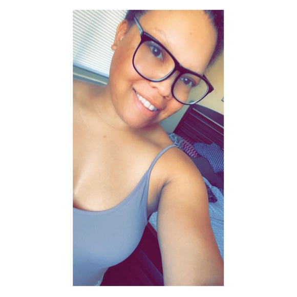 Meet your Posher, Andrea - Picture 2 of 2